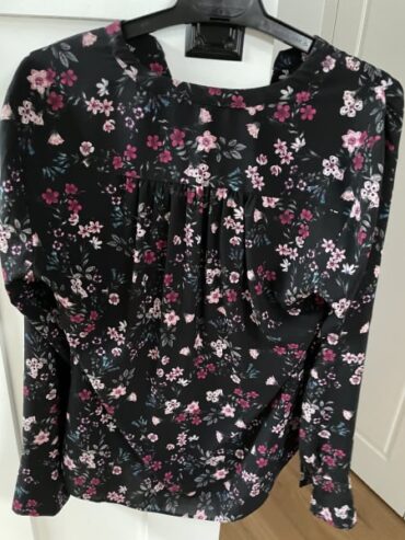 Ladies Calvin Klein floral blouse