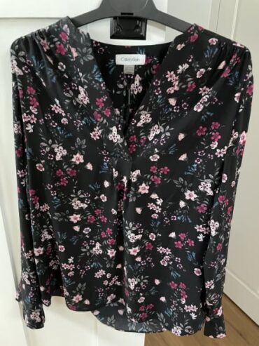 Ladies Calvin Klein floral blouse