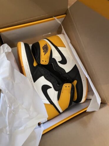 Nike Air Jordan 1 Retro OG High Black Taxi Sail