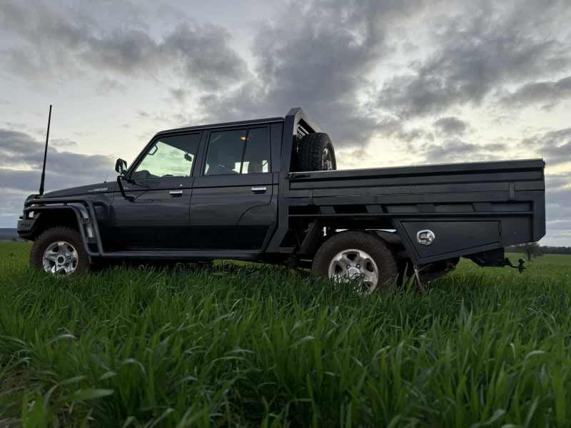 Toyota Landcruiser Ute GXL 4 door