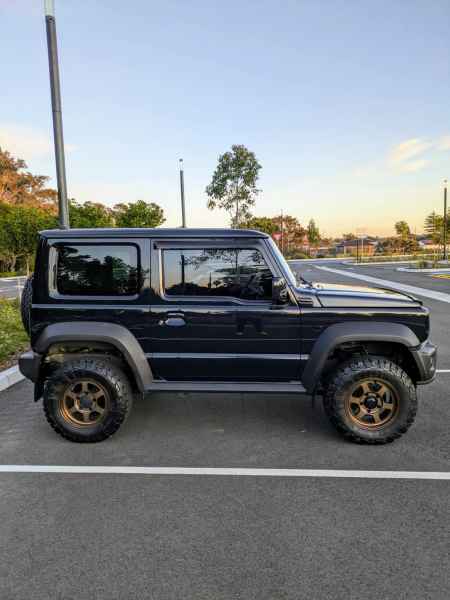 Suzuki Jimny Black 2023 (MT)