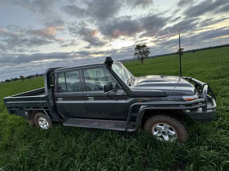 Toyota Landcruiser Ute GXL 4 door