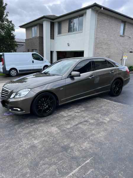 2009 MERCEDES-BENZ E220 CDI ELEGANCE 5 SP AUTOMATIC 4D SEDAN