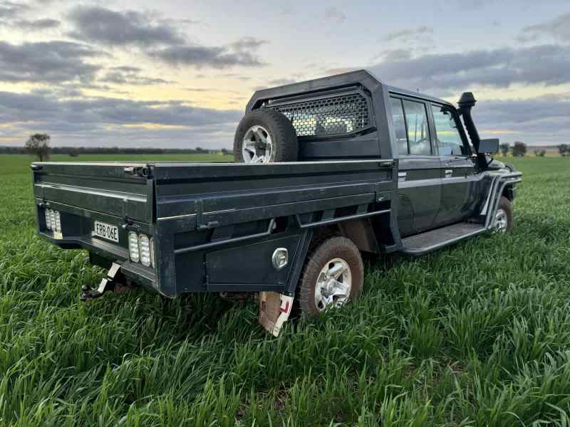 Toyota Landcruiser Ute GXL 4 door