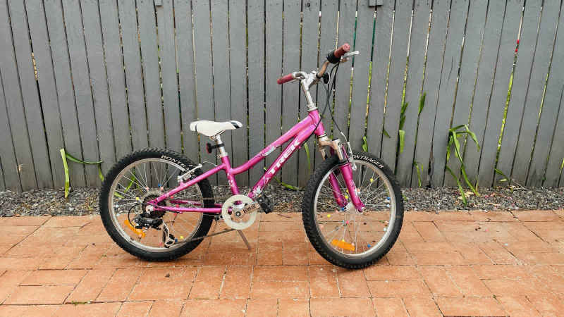 Trek MT60 16” / 400mm kids bicycle girl with gears