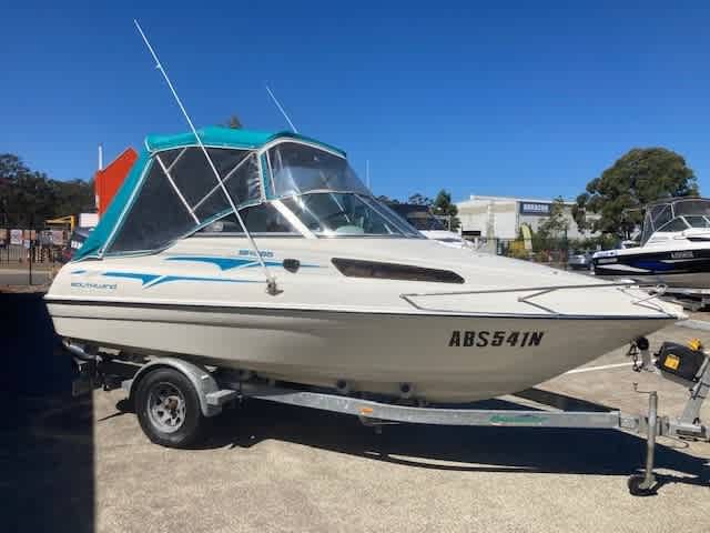 Boat Southwind Half Cabin