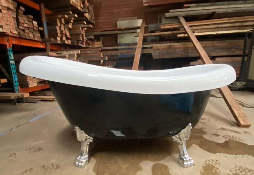 BlackWhite Freestanding Acrylic Bath Tub