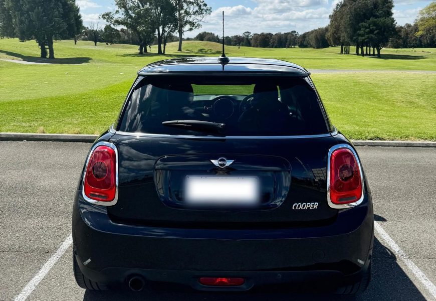 2016 MINI Hatch Cooper Auto