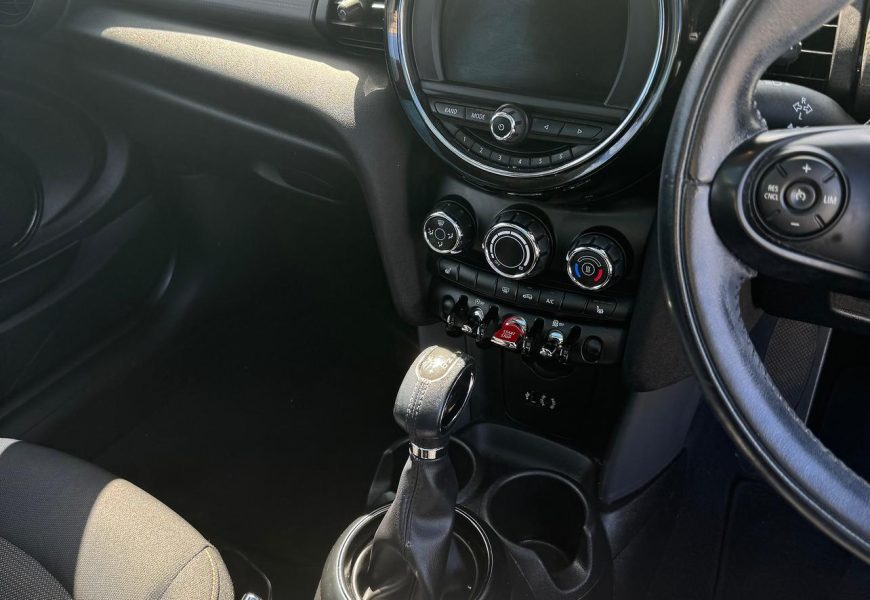 2016 MINI Hatch Cooper Auto