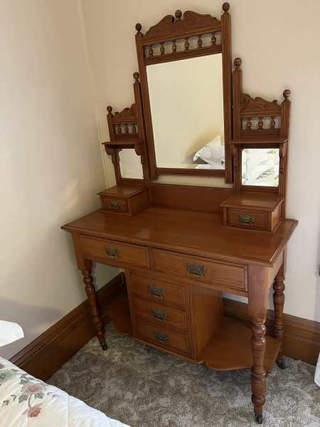 DRESSING TABLE