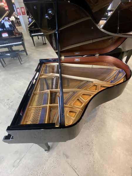 REDUCED TO $9999! Kawai KG2E Polished Ebony Grand Piano