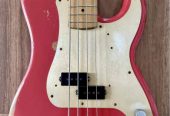 Fender roadworn P bass and hard case