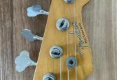 Fender roadworn P bass and hard case