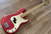 Fender roadworn P bass and hard case