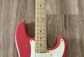 Fender roadworn P bass and hard case